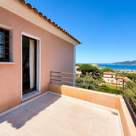 Panorama Unique Sur La Baie De Calvi (Corsica)
