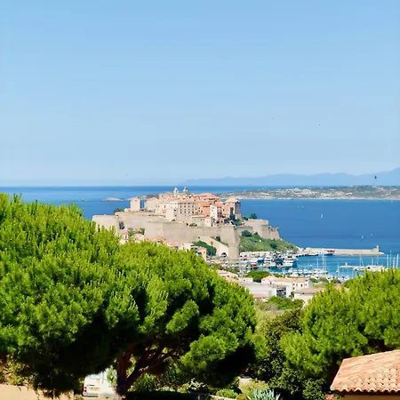 Panorama Unique Sur La Baie De Villa *