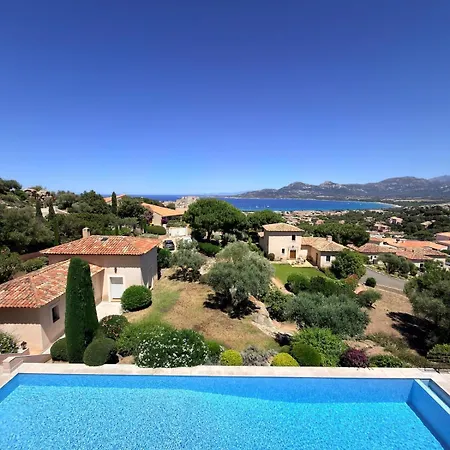Panorama Unique Sur La Baie De Villa